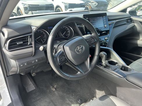 Used 2024 Toyota Camry SE image 12