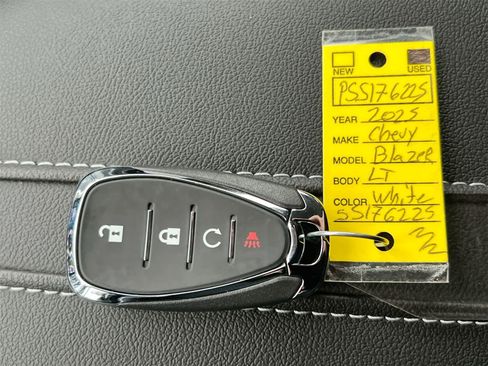 Used 2025 Chevrolet Blazer LT w/ Driver Confidence Package image 35