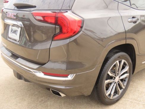 Used 2019 GMC Terrain Denali w/ Advanced Safety Package FWD image 10