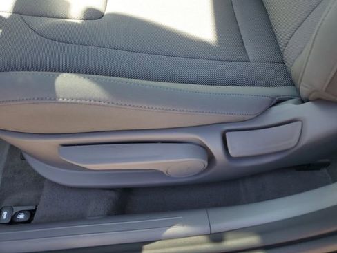 New 2026 Hyundai Elantra SE FWD image 17