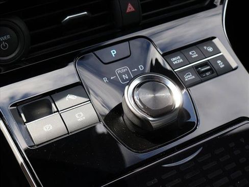 Certified 2024 Subaru Solterra AWD/4WD image 19