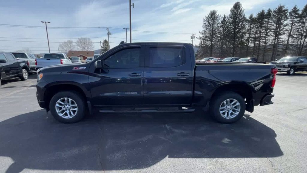 Used 2022 Chevrolet Silverado 1500 RST AWD/4WD image 5