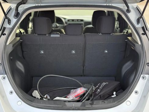 Used 2023 Nissan Leaf S image 28