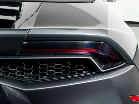 Used 2017 Lamborghini Huracan LP 610-4 image 14