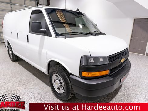 Used 2024 Chevrolet Express 2500 w/ Driver Convenience Package RWD image 6