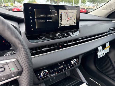 New 2025 Mitsubishi Outlander SEL image 16