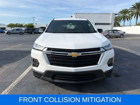Used 2022 Chevrolet Traverse LS FWD image 2