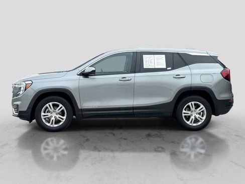 Used 2023 GMC Terrain SLE FWD image 2