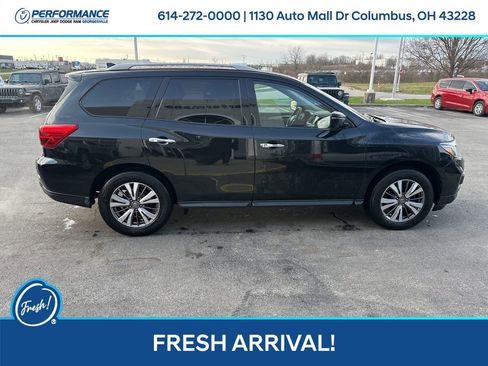 Used 2019 Nissan Pathfinder SL image 3