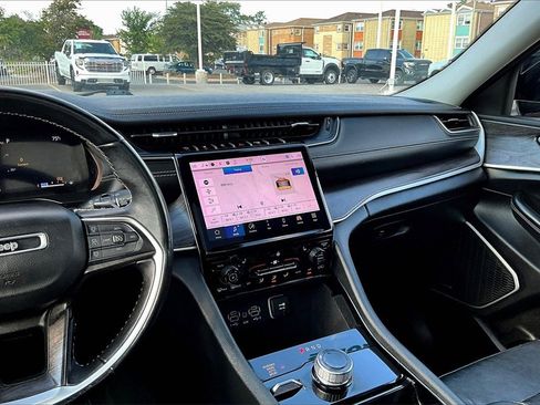 Used 2022 Jeep Grand Cherokee L Limited image 6