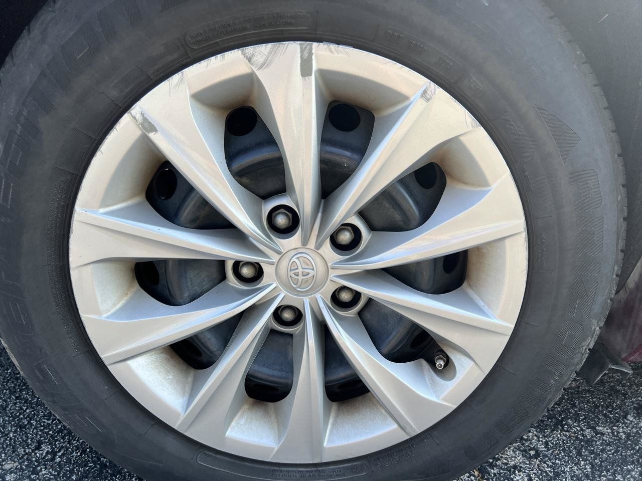Used 2017 Toyota Camry LE FWD image 16
