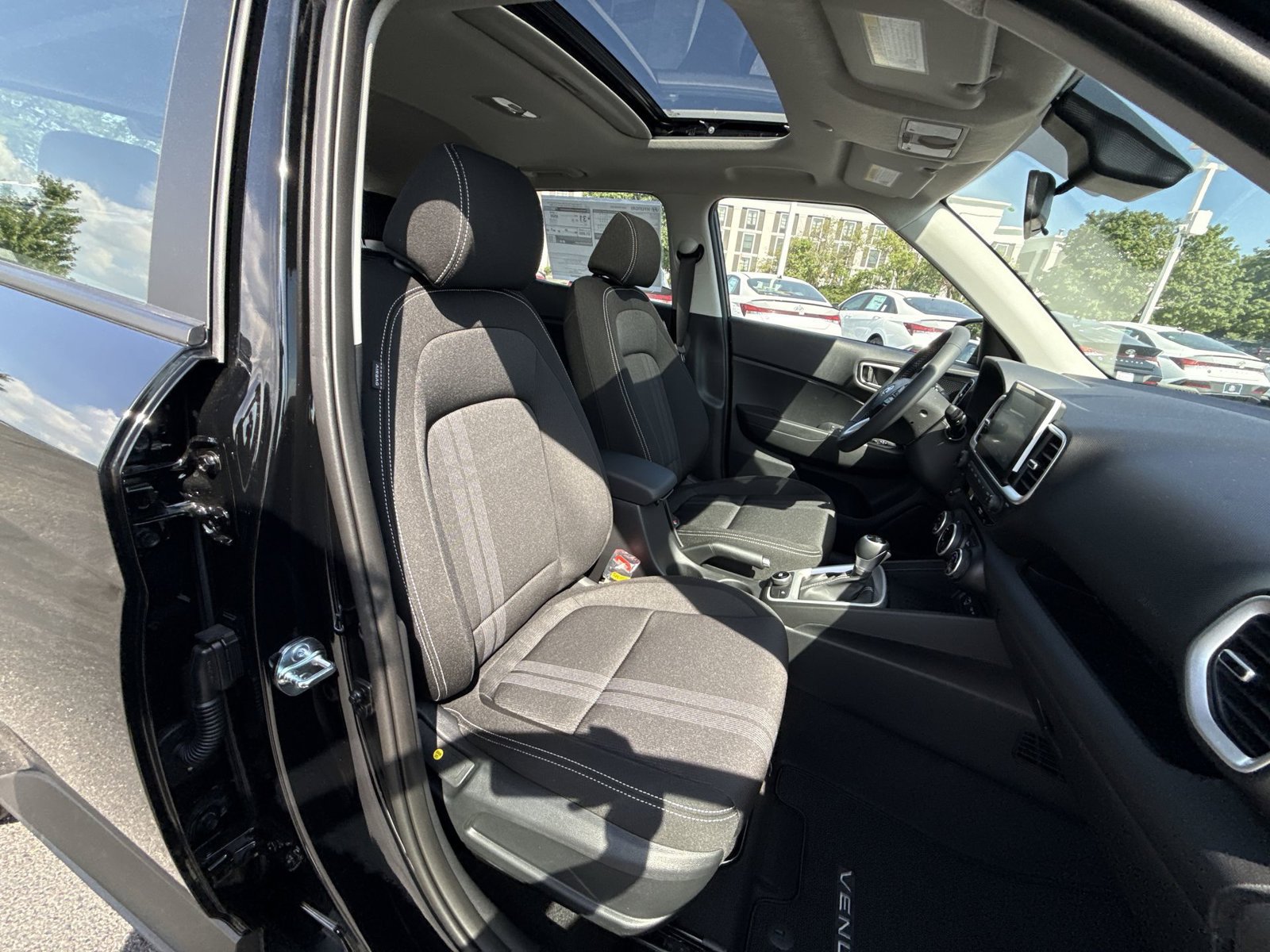 Used 2026 Hyundai Venue SEL FWD image 27