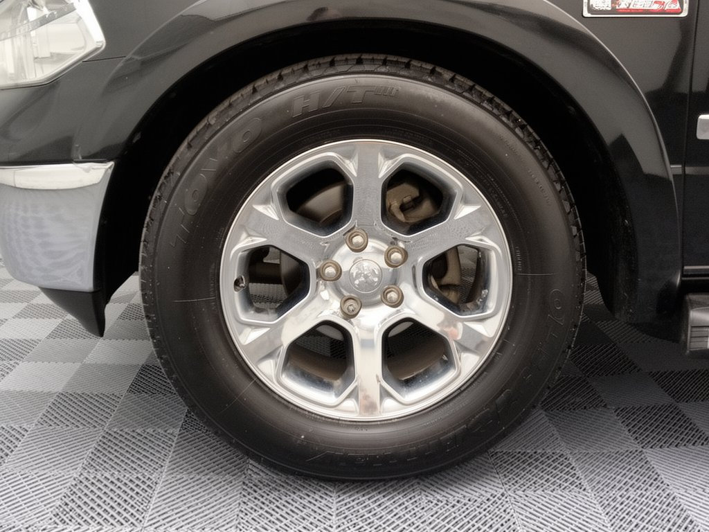 Used 2014 RAM 1500 Laramie AWD/4WD image 13