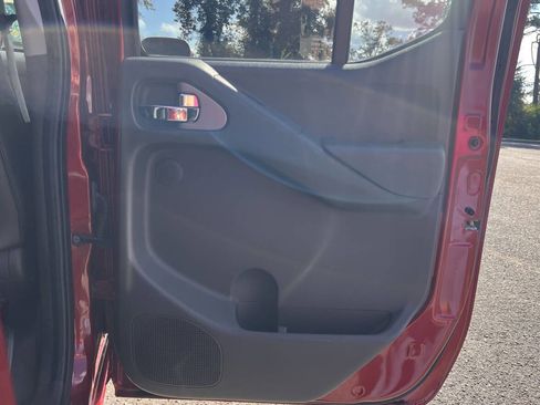 Used 2021 Nissan Frontier PRO-4X w/ Pro-4x Utility Package image 18