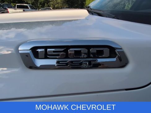 Used 2025 RAM 1500 Laramie AWD/4WD image 32