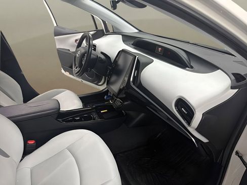 Used 2020 Toyota Prius Prime XLE FWD image 22