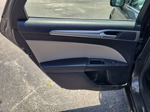 Used 2018 Ford Fusion S FWD image 15
