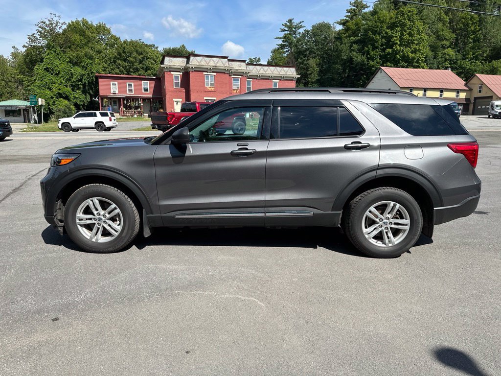 Used 2023 Ford Explorer XLT AWD/4WD image 8