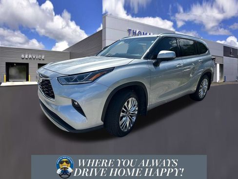 Used 2024 Toyota Highlander Platinum AWD/4WD image 4