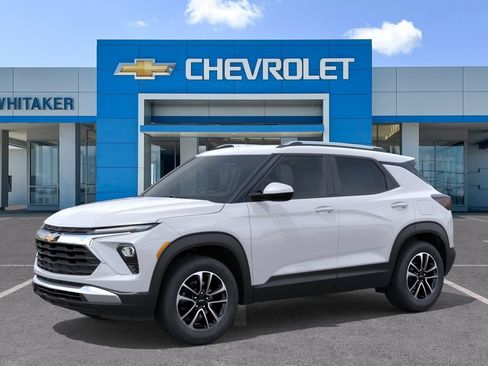 New 2026 Chevrolet TrailBlazer LT w/ LT Cold Weather Package FWD image 2