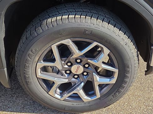 New 2026 GMC Sierra 1500 SLT image 6