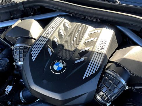 Used 2021 BMW X5 M50i w/ Executive Package image 59