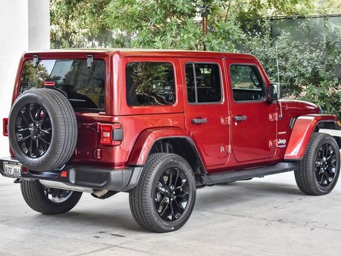 Used 2021 Jeep Wrangler Unlimited Sahara w/ Cold Weather Group image 6