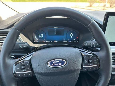Used 2025 Ford Escape Platinum AWD/4WD image 43