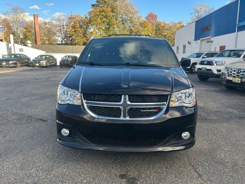 Used 2019 Dodge Grand Caravan GT image 3