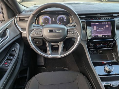 New 2025 Jeep Grand Cherokee Laredo X image 14