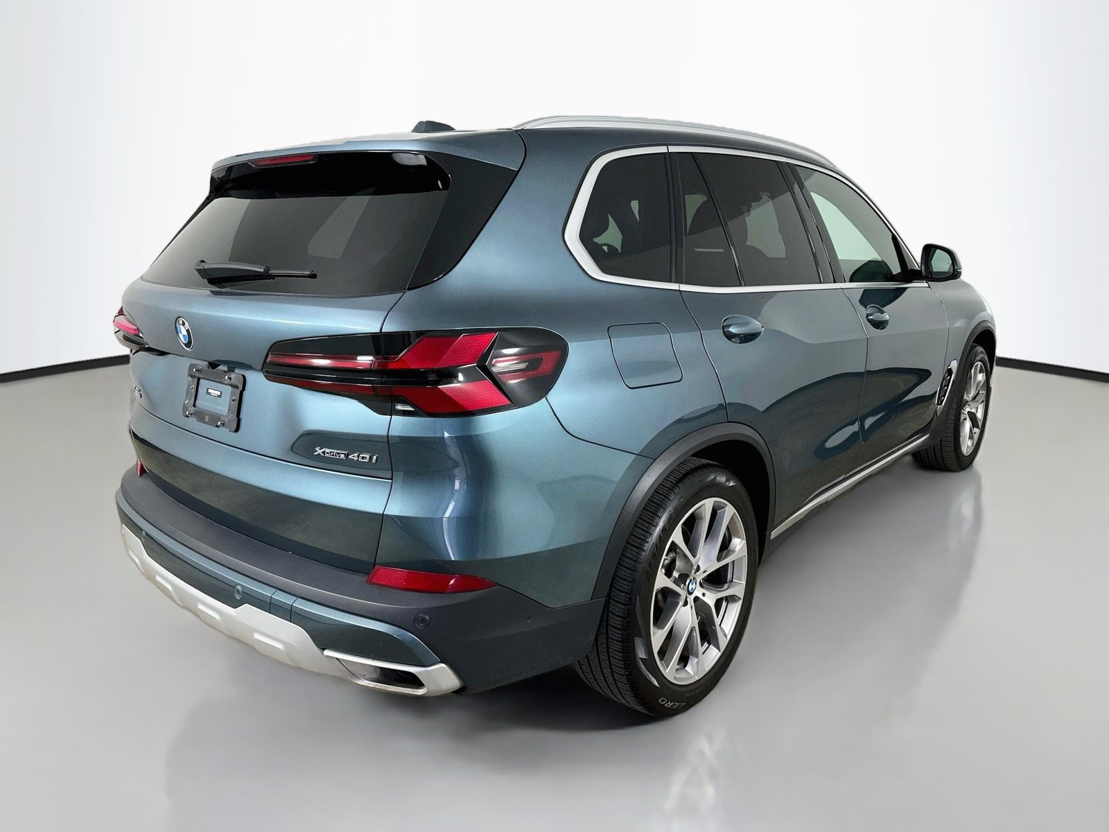 Used 2024 BMW X5 xDrive40i w/ Parking Assistance Package AWD/4WD image 5