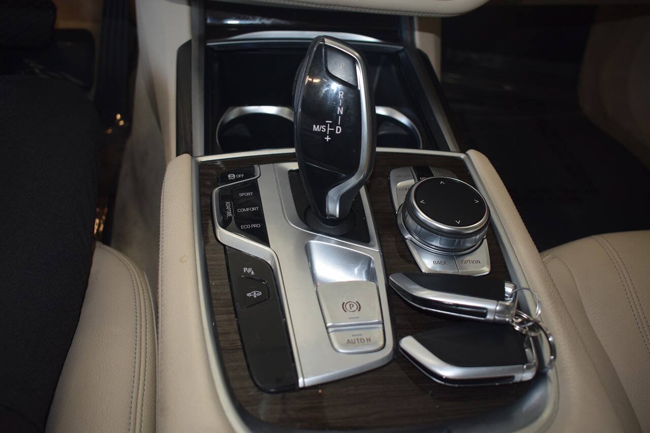 Used 2019 BMW 740i RWD image 29