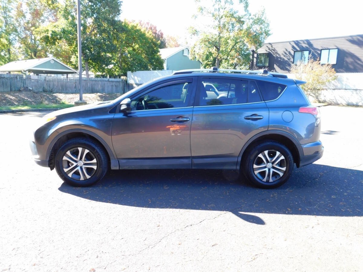 Used 2017 Toyota RAV4 LE w/ All Weather Liner Package AWD/4WD image 22