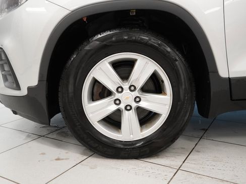 Used 2021 Chevrolet Trax LS image 15