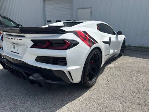Used 2024 Chevrolet Corvette Z06 RWD image 2