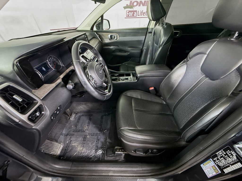 Used 2021 Kia Sorento EX w/ Panoramic Sunroof Package AWD/4WD image 25