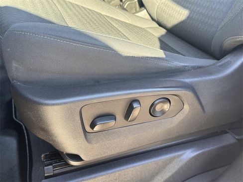 Used 2023 Chevrolet Silverado 1500 Custom image 23