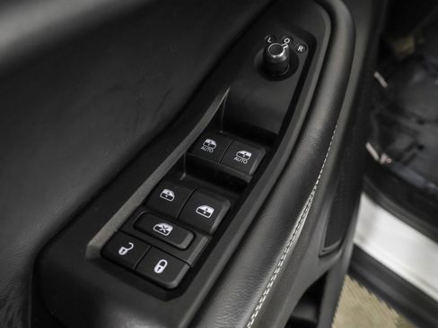 Used 2023 Jeep Grand Cherokee L Laredo image 37