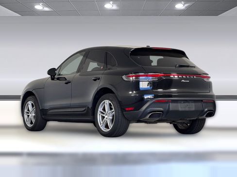 Used 2024 Porsche Macan AWD/4WD image 3