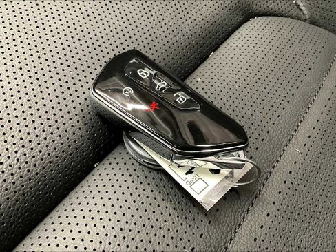 New 2025 Volkswagen Atlas SEL image 34