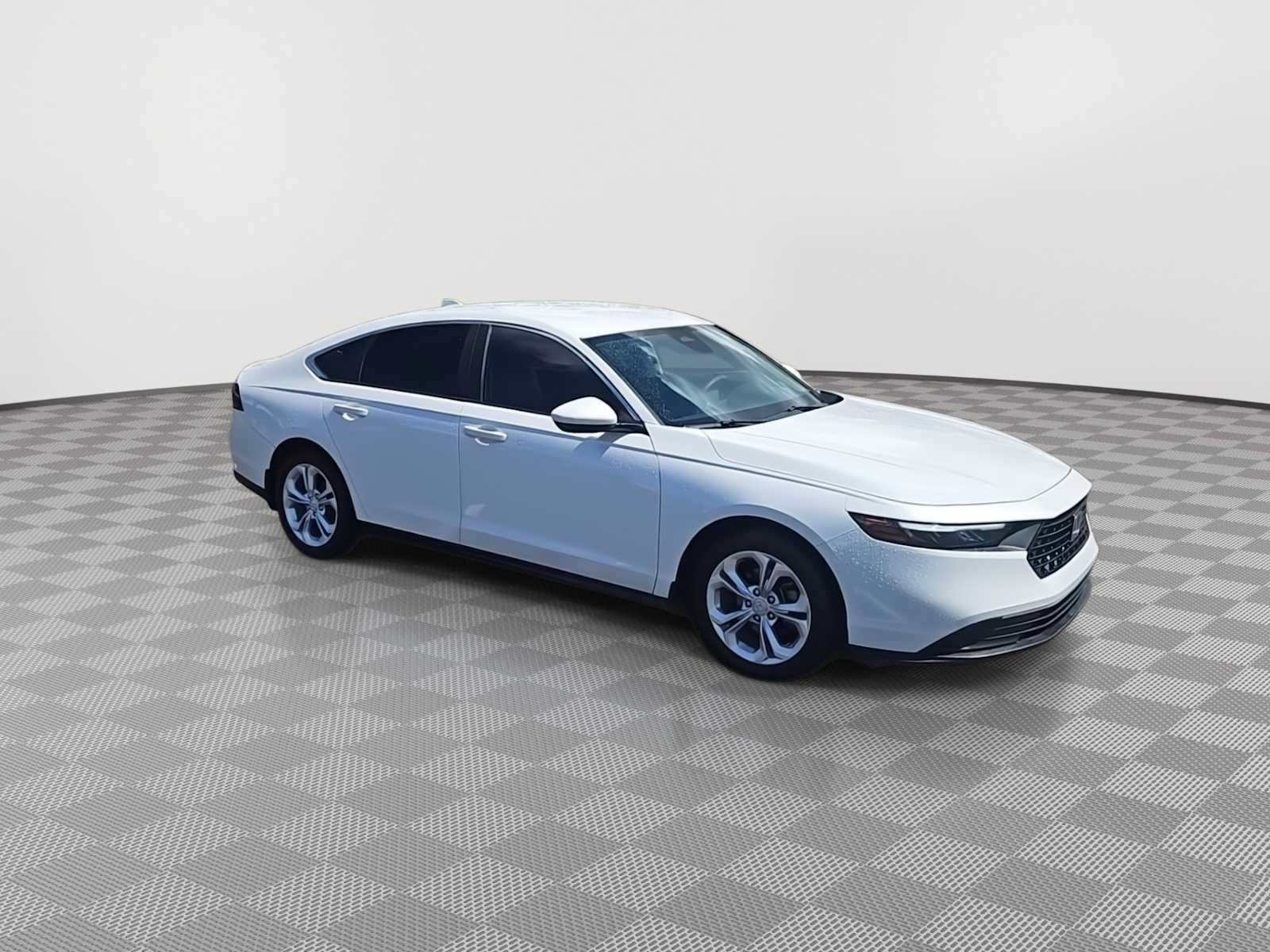 Used 2023 Honda Accord LX image 2