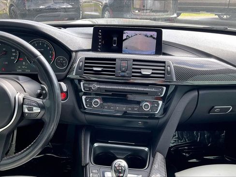 Used 2020 BMW M4 Convertible w/ Competition Package image 12