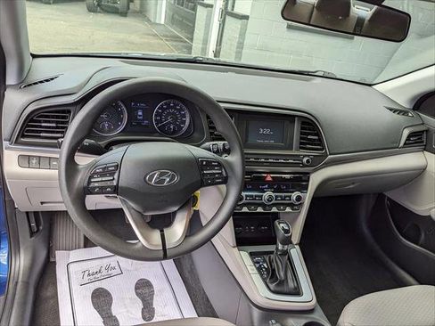 Used 2020 Hyundai Elantra SE FWD image 12