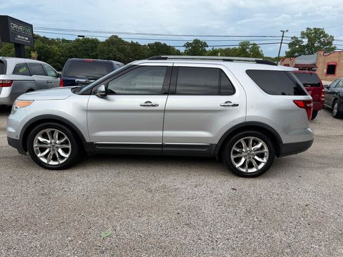 Used 2011 Ford Explorer Limited w/ 302A Rapid Spec Order Code FWD image 2