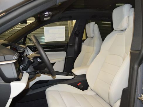 New 2026 Porsche Macan 4 Electric AWD/4WD image 5