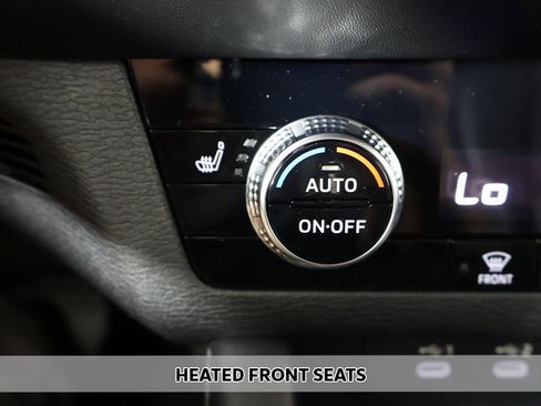 New 2025 Mitsubishi Outlander SE image 9