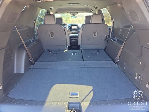 Used 2023 Chevrolet Traverse RS image 28