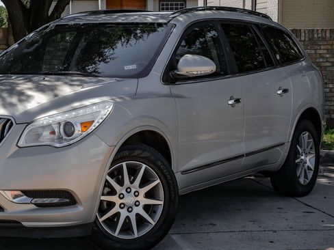 Used 2017 Buick Enclave Leather image 14