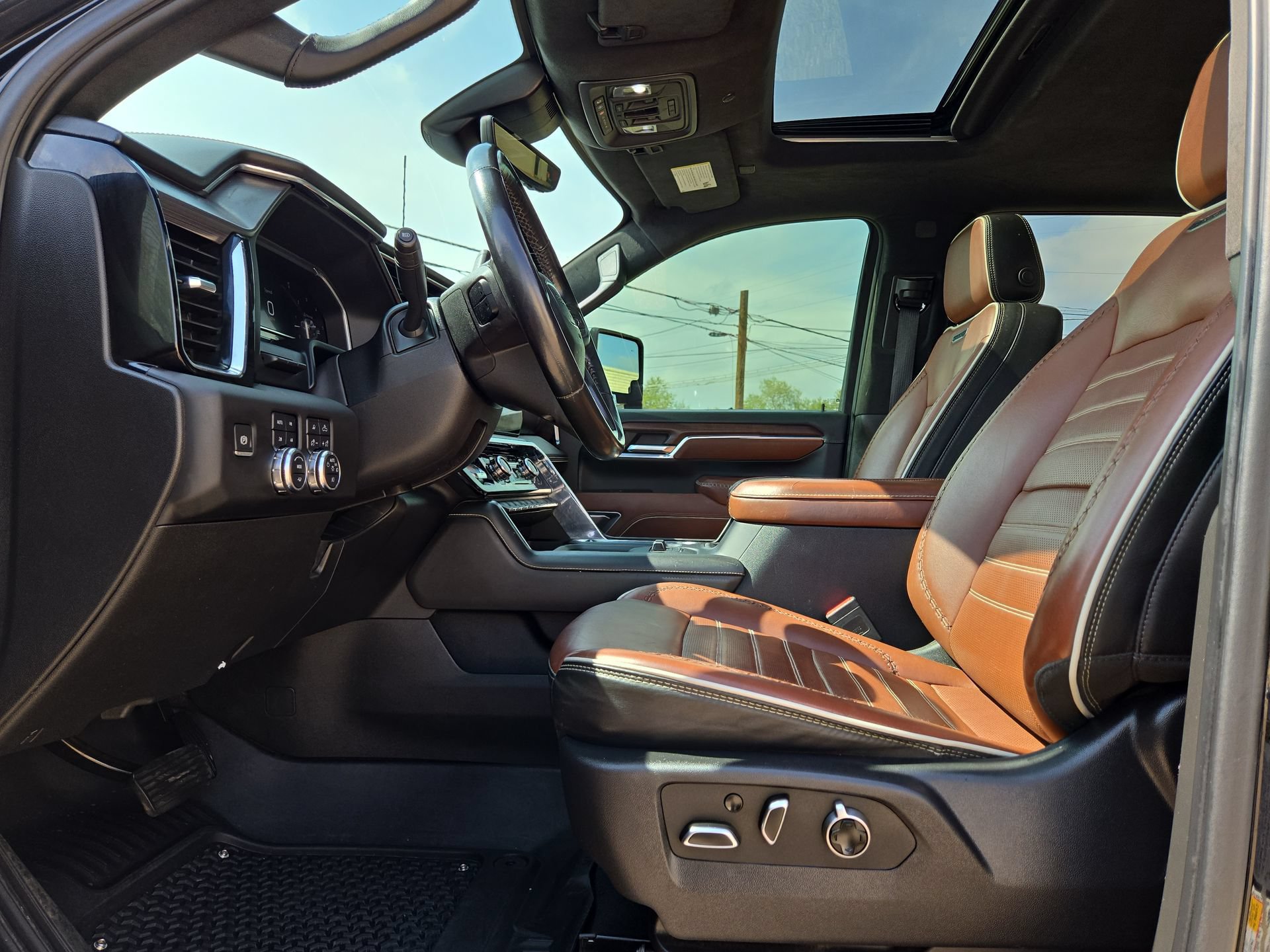 Used 2024 GMC Sierra 2500 Denali Ultimate AWD/4WD image 16