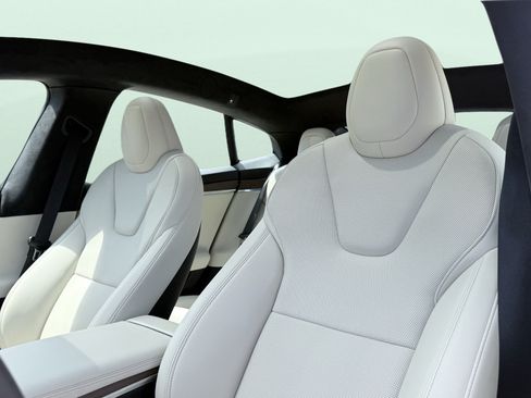 Used 2023 Tesla Model S AWD/4WD image 25